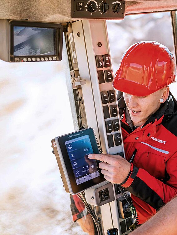 Optimize Your Processes Thanks to Industry-Leading Technology from PFREUNDT PFREUNDT mobile weighing systems are user-friendly and provide numerous advantages and optimizations in the operating process