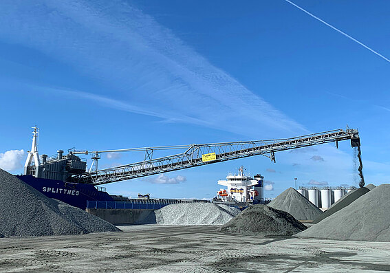 Mibau_Anlieferung_Cuxhafen1.jpg 