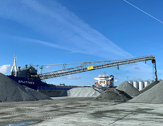 800x620_Mibau_Anlieferung_Cuxhafen.jpg